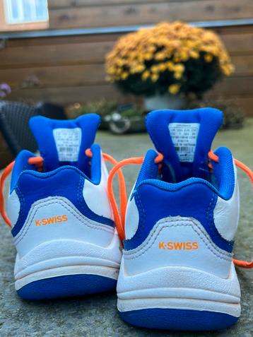 Tennis schoenen maat 32.5 beschikbaar voor biedingen