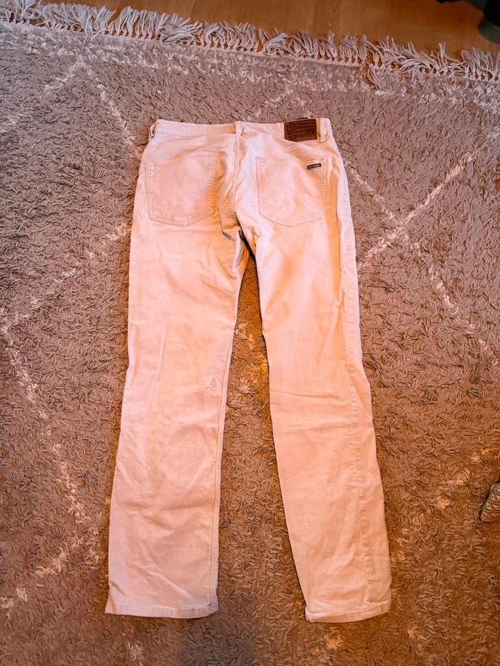 Volcom Chino Broek rib stof - Maat 33/32, Kleding | Heren, Broeken en Pantalons, Zo goed als nieuw, Overige maten, Beige, Ophalen of Verzenden