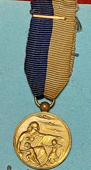 Medaille Luchtbescherming 40-45 beschikbaar voor biedingen
