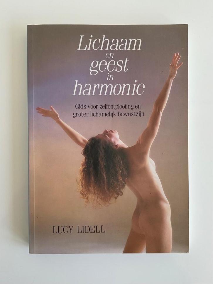 Lichaam en geest in Harmonie - Lucy Lidell, Boeken, Esoterie en Spiritualiteit, Zo goed als nieuw, Instructieboek, Meditatie of Yoga