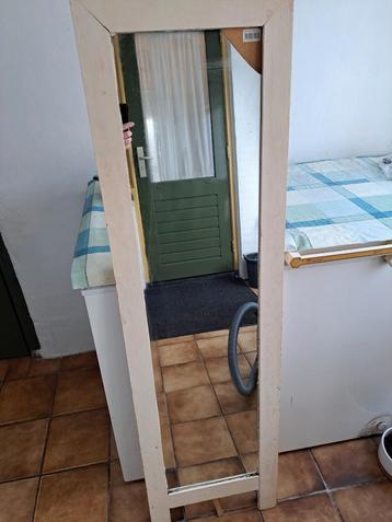 Spiegel  beschikbaar voor biedingen