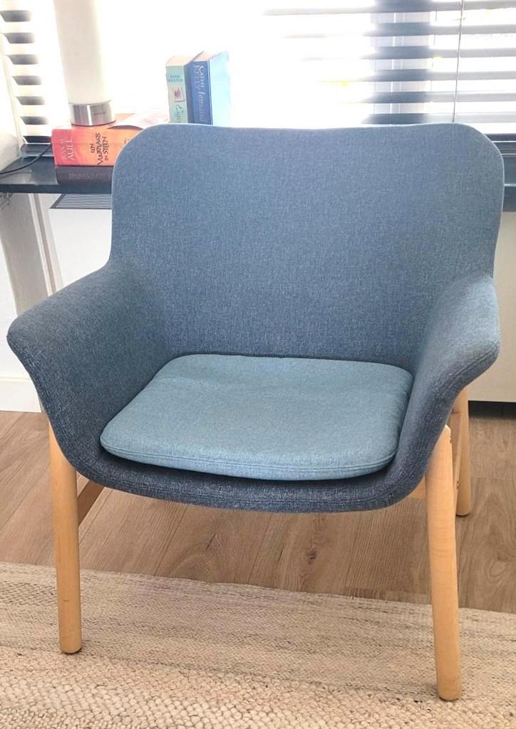 Ikea stoel in zeer goede staat (2 stuks, prijs per stuk), Huis en Inrichting, Stoelen, Zo goed als nieuw, Twee, Hout, Blauw, Ophalen
