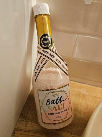 Badzout in champagnefles aangebroken GRATIS  beschikbaar voor biedingen