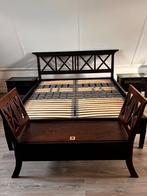 Massief houten 2-pers. ledikant + 2 nachtkastjes + bedbankje, Huis en Inrichting, Slaapkamer | Bedden, Ophalen, Gebruikt, Bruin