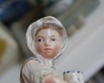 Antiek Damm Hoechst beeldje: meisje met kruik, Antiek en Kunst, Kunst | Beelden en Houtsnijwerken, Ophalen