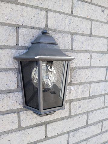 buitenlamp beschikbaar voor biedingen