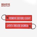 Remove Before Flight Sleutelhanger stof rood cadeau Racing, Verzamelen, Nieuw, Sport, Verzenden