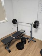Halterbank met halterstang en gewichten, Sport en Fitness, Ophalen, Gebruikt, Benen, Fitnessbank
