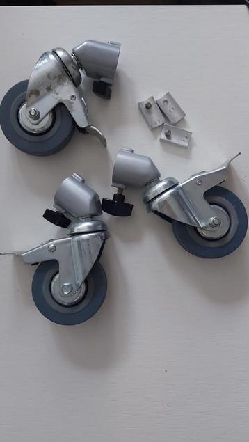 Wielset voor lampstatief beschikbaar voor biedingen