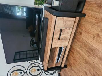 Tv meubel Mangohout beschikbaar voor biedingen