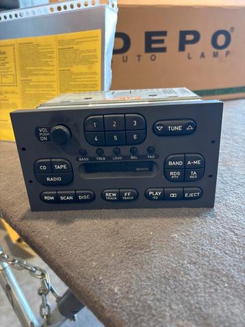 Radio Saab 900 ng met code kaart beschikbaar voor biedingen