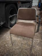 Partij ijzeren stoelen + 2 tafels, Gebruikt, Bruin, Ophalen of Verzenden, Stof