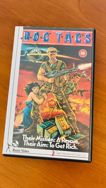 Dog Tags  / Platoon to Hell  VHS - Actie in Vietnam beschikbaar voor biedingen