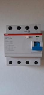 ABB , 3 fase aardlek, 0.3mA, 63 Ampere ! , F204A,(zonpaneel), Doe-het-zelf en Verbouw, Elektra en Kabels, Ophalen of Verzenden