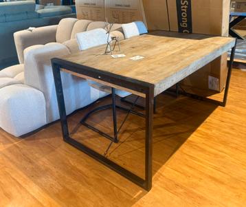 Industriele, moderne Mango eettafel 160 cm  beschikbaar voor biedingen
