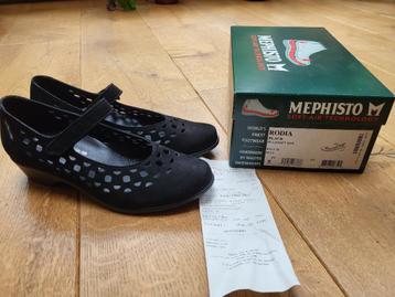 Mooie, nauwelijks gedragen damesschoenen (mt 38) ZGAN!  beschikbaar voor biedingen