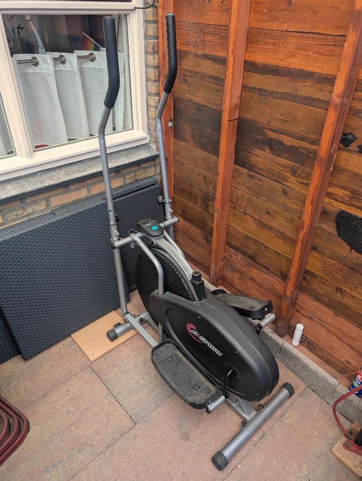 Goed werkende crosstrainer., Sport en Fitness, Fitnessapparatuur, Gebruikt, Crosstrainer, Armen, Benen, Rug, Metaal, Ophalen