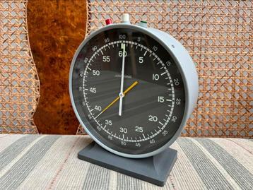 Jaren 50 junghans doka XXL stopwatch timer klok zeer netjes beschikbaar voor biedingen