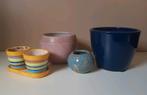 Verzameling gekleurde bloempotten, Tuin en Terras, Bloempotten, Rond, Ophalen of Verzenden, Zo goed als nieuw, Aardewerk