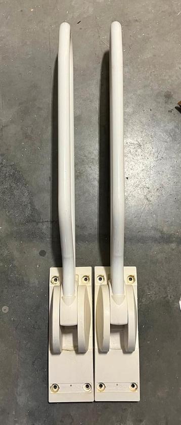 Opklapbare muurbeugel 2x beschikbaar voor biedingen