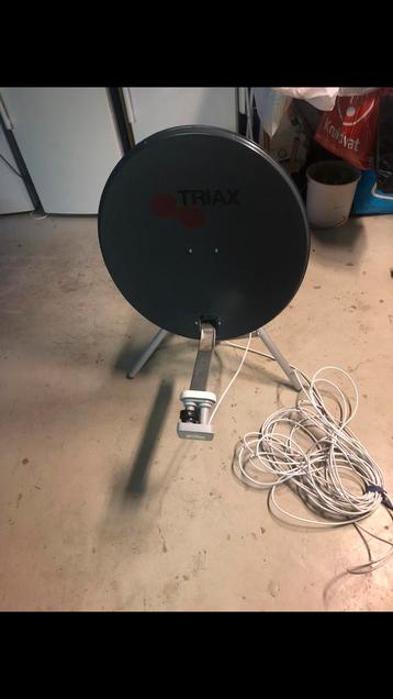 Triax schotel (doorsnee 60 cm ) beschikbaar voor biedingen
