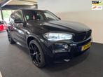 BMW X5 XDrive50i High Executive / 4.4 V8 Zwart / Pano / Harm, Auto's, BMW, Gebruikt, 4395 cc, Zwart, Bedrijf