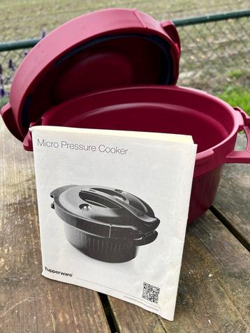 Tupperware Micro Pressure Cooker - Magnetron Snelkookpan beschikbaar voor biedingen