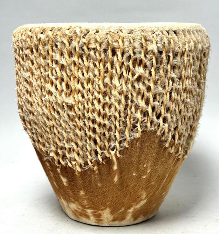 Zuid-Afrikaanse met leer bedekte drum - Zulu - Zuid-Afrika, Antiek en Kunst, Kunst | Niet-Westerse kunst, Ophalen of Verzenden