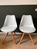 2 witte eetkamerstoelen in Scandinavische stijl, Huis en Inrichting, Stoelen, Ophalen, Zo goed als nieuw, Wit, Kunststof