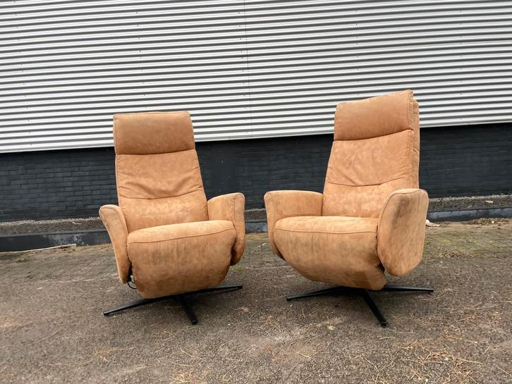 Twee nette cognac bruine elektrische relax fauteuils op accu, Huis en Inrichting, Fauteuils, Zo goed als nieuw, Leer, 50 tot 75 cm