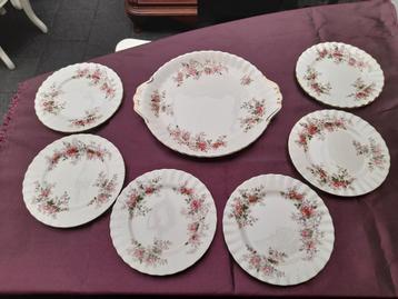 Royal albert lavender rose taart plateau met gebaks bordjes beschikbaar voor biedingen
