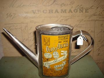 olijf olie kannetje beschikbaar voor biedingen