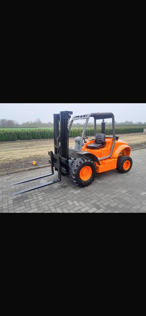 Ausa CH200 ruwterrein heftruck, Zakelijke goederen, Machines en Bouw | Heftrucks en Intern transport, Heftruck, Diesel, 1000 tot 2000 kg