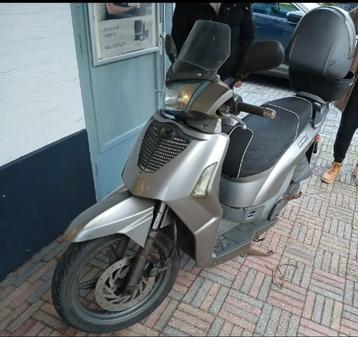 Kymco Scooter - Geel Kenteken - Inclusief Helm beschikbaar voor biedingen