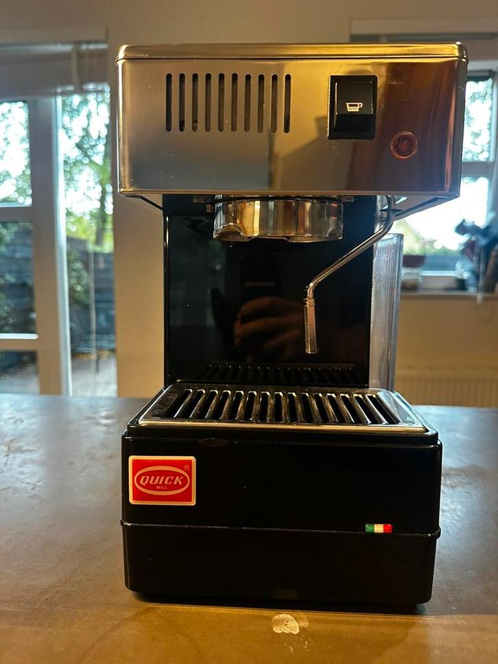 Quickmill 820 Espressomachine - Italiaanse kwaliteit, Witgoed en Apparatuur, Koffiezetapparaten, Gebruikt, Gemalen koffie, Espresso apparaat