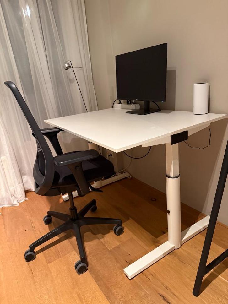 Gispen White Adjustable Desk - 120x80 cm, Huis en Inrichting, Bureaus, Zo goed als nieuw, Bureau, In hoogte verstelbaar, Ophalen