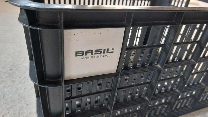 Basil Fietskrat 40 - Zwart L ca 49 X 39 X 26 cm, Fietsen en Brommers, Fietsaccessoires | Fietsmanden, Zo goed als nieuw, Fietskrat