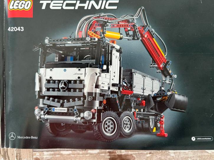 Lego Technic 42043 Mercedes-Benz Arocs Vrachtwagen met Kraan, Kinderen en Baby's, Speelgoed | Duplo en Lego, Zo goed als nieuw