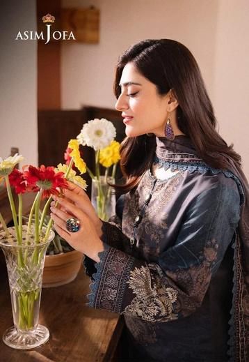 Pakistani suits beschikbaar voor biedingen