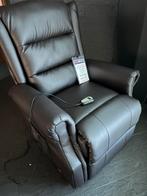 Te koop, relaxfauteuil, met sta op functie, showmodel, Huis en Inrichting, Fauteuils, Ophalen of Verzenden, Zo goed als nieuw