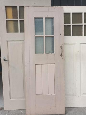 Oude paneeldeuren met gehamerd glas beschikbaar voor biedingen