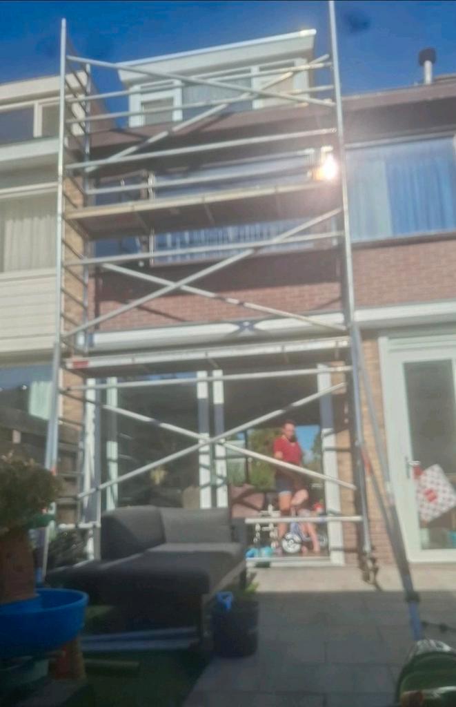 Rolsteiger te huur 6 m hoog 300 lang 70 cm breed, Doe-het-zelf en Verbouw, Steigers, Zo goed als nieuw, Rolsteiger of Kamersteiger