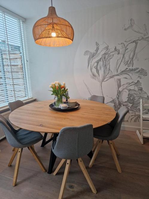 Ronde eikenhouten tafel met spinpoot, Huis en Inrichting, Tafels | Eettafels, Gebruikt, 150 tot 200 cm, Vijf personen of meer