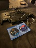 PlayStation 4 met 2 controllers en 2 games, 2 spelers, Ophalen, Zo goed als nieuw, Vanaf 3 jaar