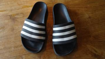 Mooi slippers / badslippers (37-38) ADIDAS beschikbaar voor biedingen