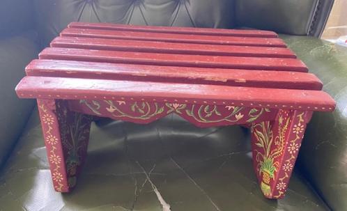 Houten voetenbankje in Hindelooper stijl, Antiek en Kunst, Antiek | Meubels | Stoelen en Banken, Ophalen of Verzenden