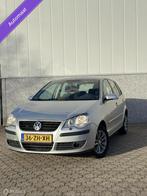 Volkswagen Polo 1.4 Sportline Automaat / Airco, Auto's, Gebruikt, 4 cilinders, Zwart, Bedrijf