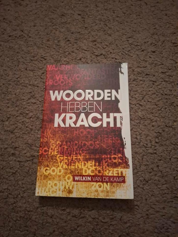 Wilkin van de Kamp - Woorden hebben kracht, Boeken, Godsdienst en Theologie, Zo goed als nieuw, Ophalen of Verzenden