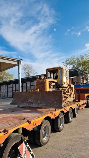 Caterpillar D4 bulldozer  beschikbaar voor biedingen