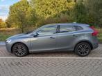 Volvo V40 2.0 T2 122PK 2017 Grijs inscription, Auto's, Voorwielaandrijving, 65 €/maand, 4 cilinders, 122 pk
